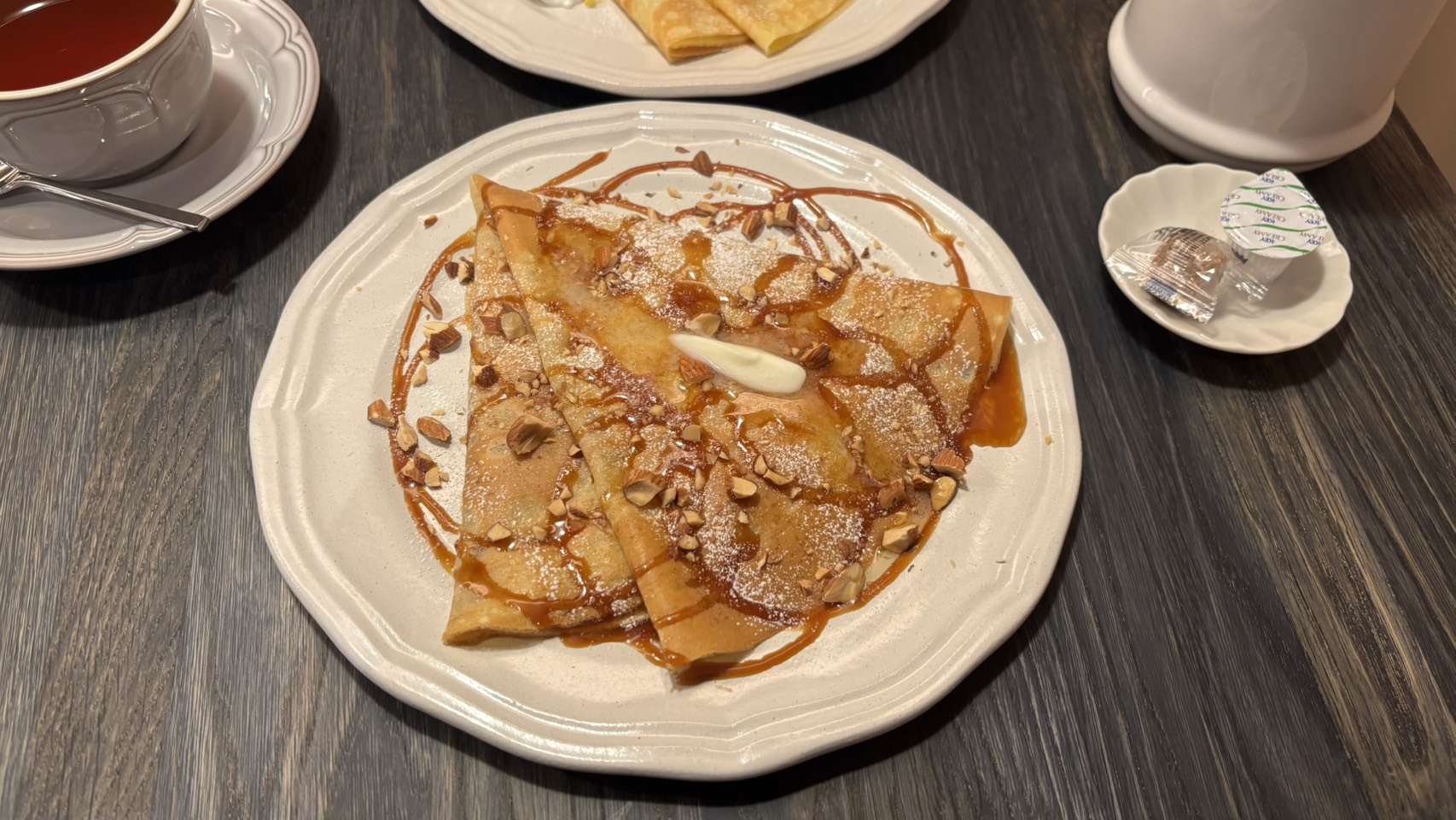 治一郎エスパル仙台店のビターキャラメルクレープ