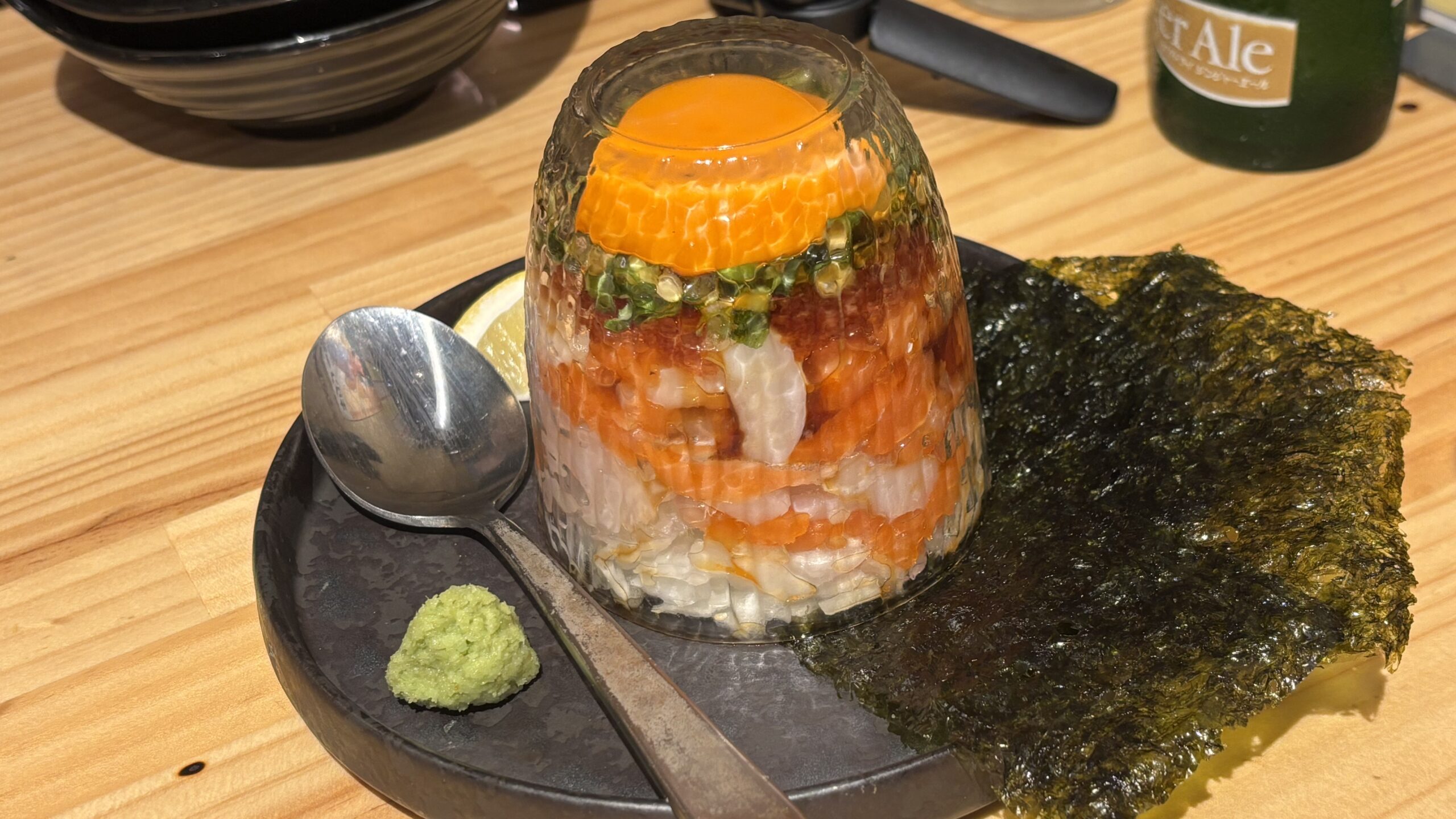 大衆酒場かーにばるのかにばの海鮮ユッケ