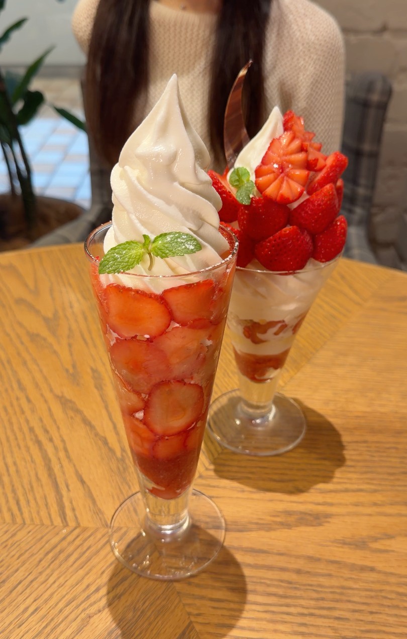 みのりカフェ エスパル仙台店の仙台夏いちごのみるくソフトクリーム