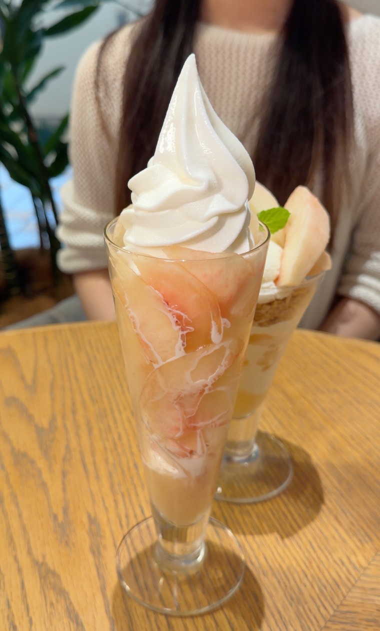 みのりカフェ エスパル仙台店のももの濃厚みるくソフトクリーム