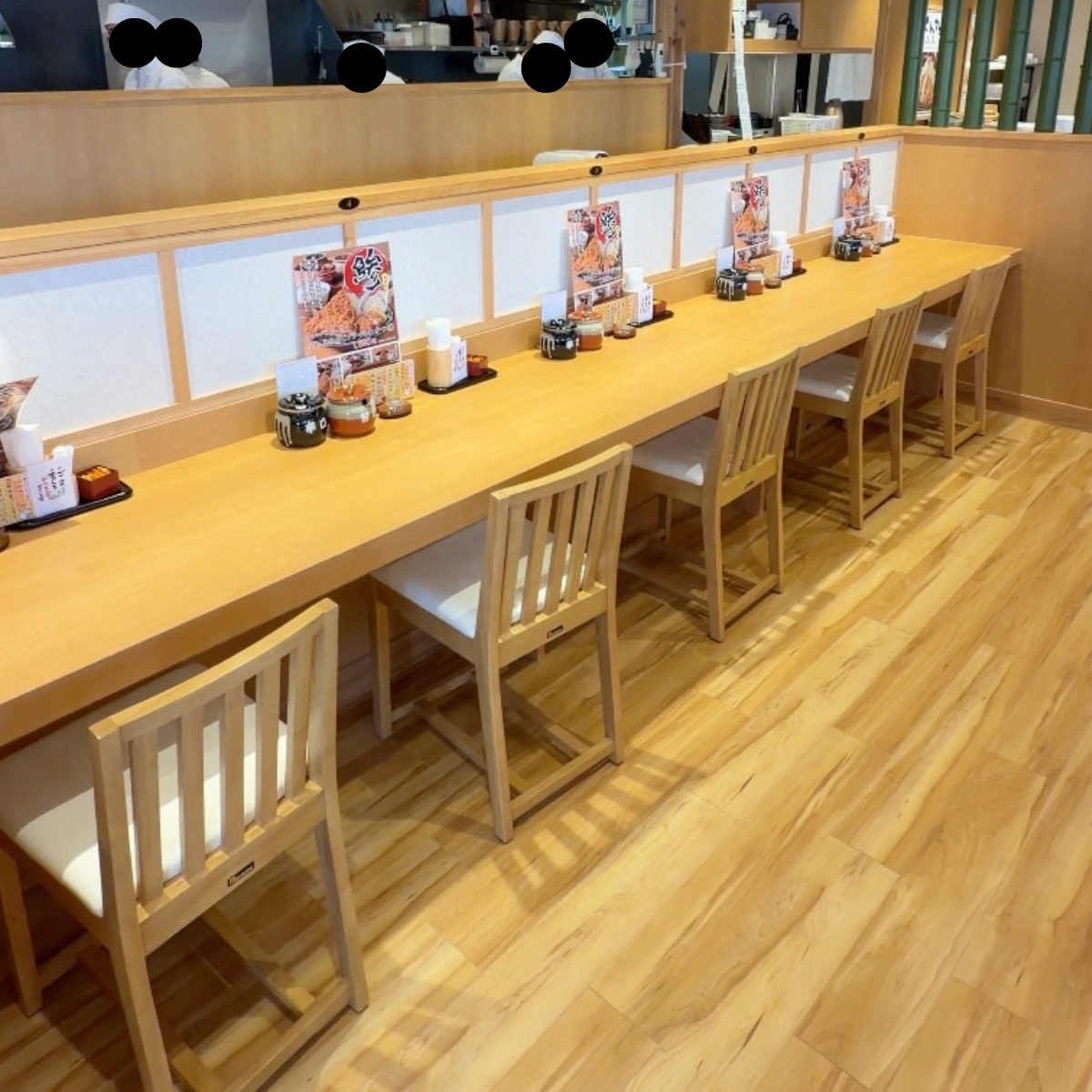 厚切りとんかつ よし平 柳生店の店内の様子