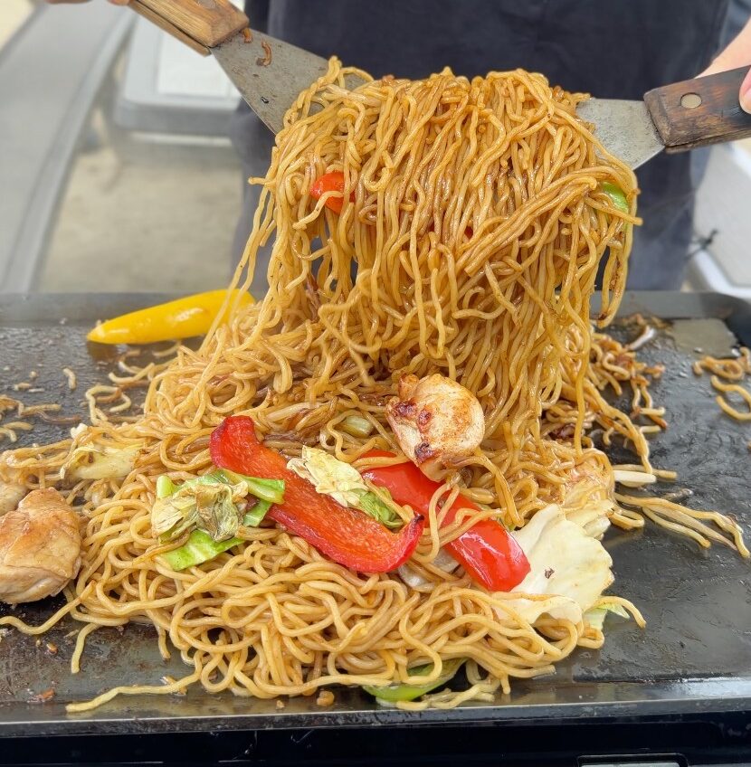 バーベキューパーク青葉山の鉄板で仕上げる焼きそば