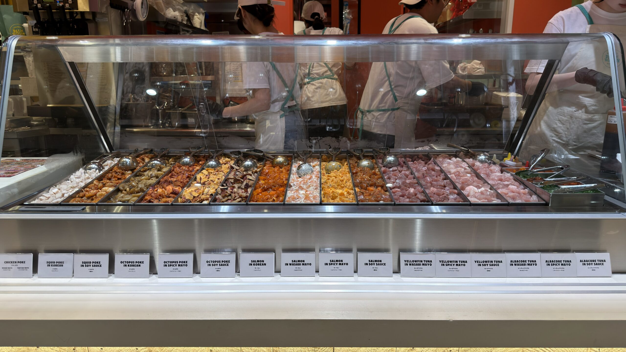 PALM WAGON 仙台駅西口店の店内・ショーケースの様子